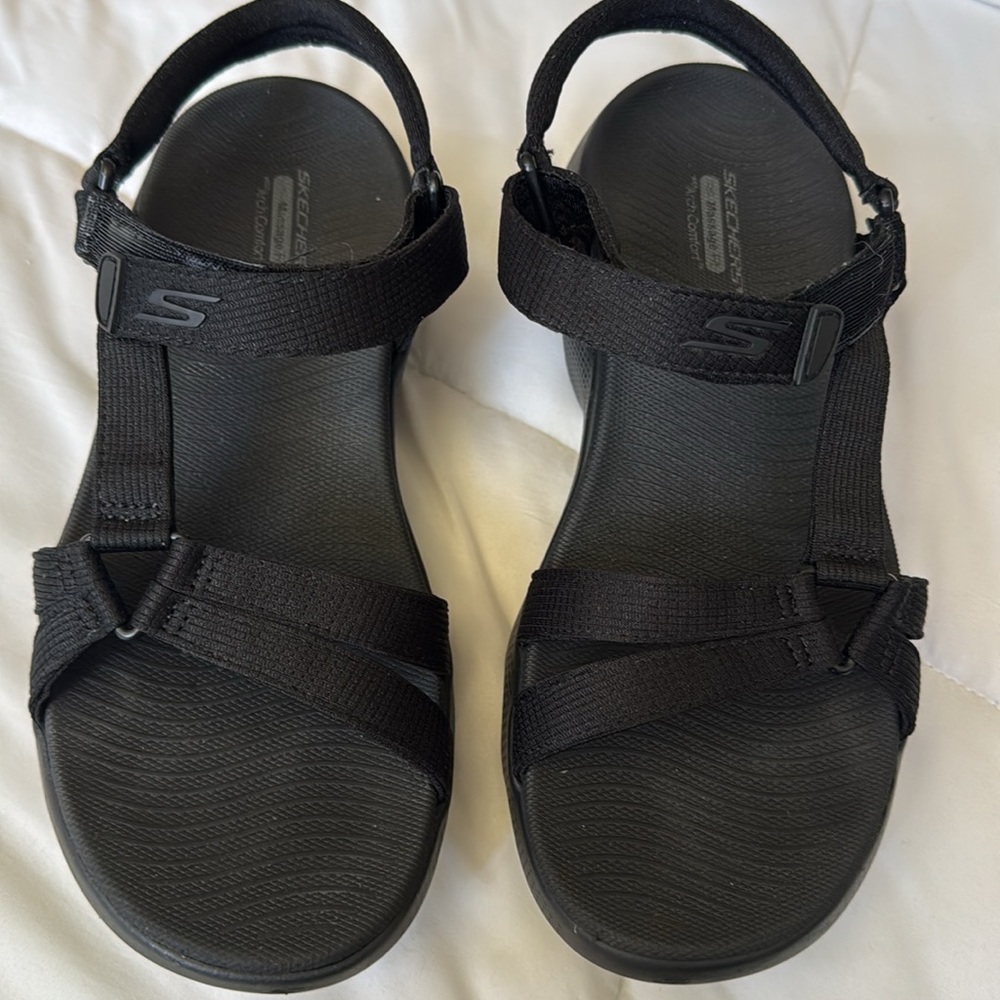 Skechers Go Walk Sandals - 7.5 Women’s